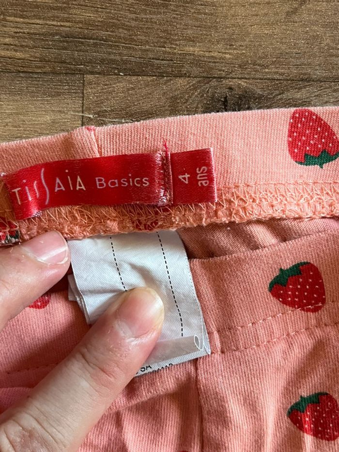 Je vend un legging court fille taille 4 ans bon état - photo numéro 3