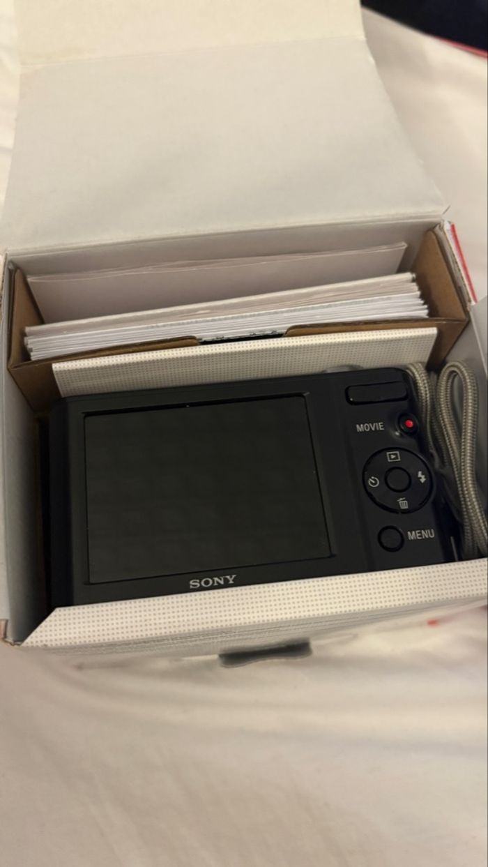 SONY CYBER-SHOT DSC-W810 - photo numéro 2