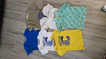 Lot de 6 tee shirts manche courtes. Taille 5 ans.
