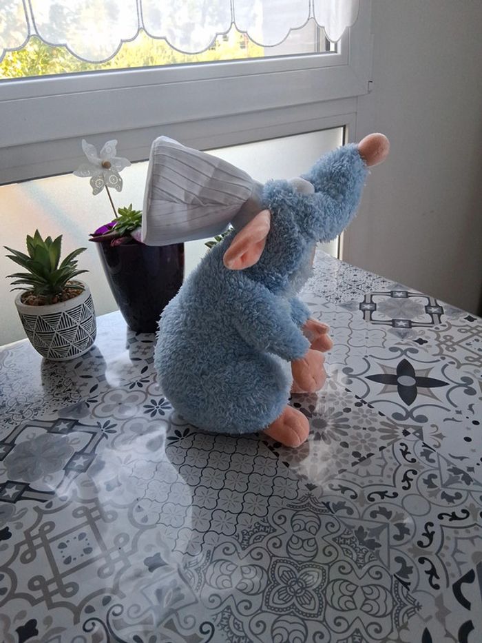 Peluche Ratatouille parlante Disneyland Paris - photo numéro 4