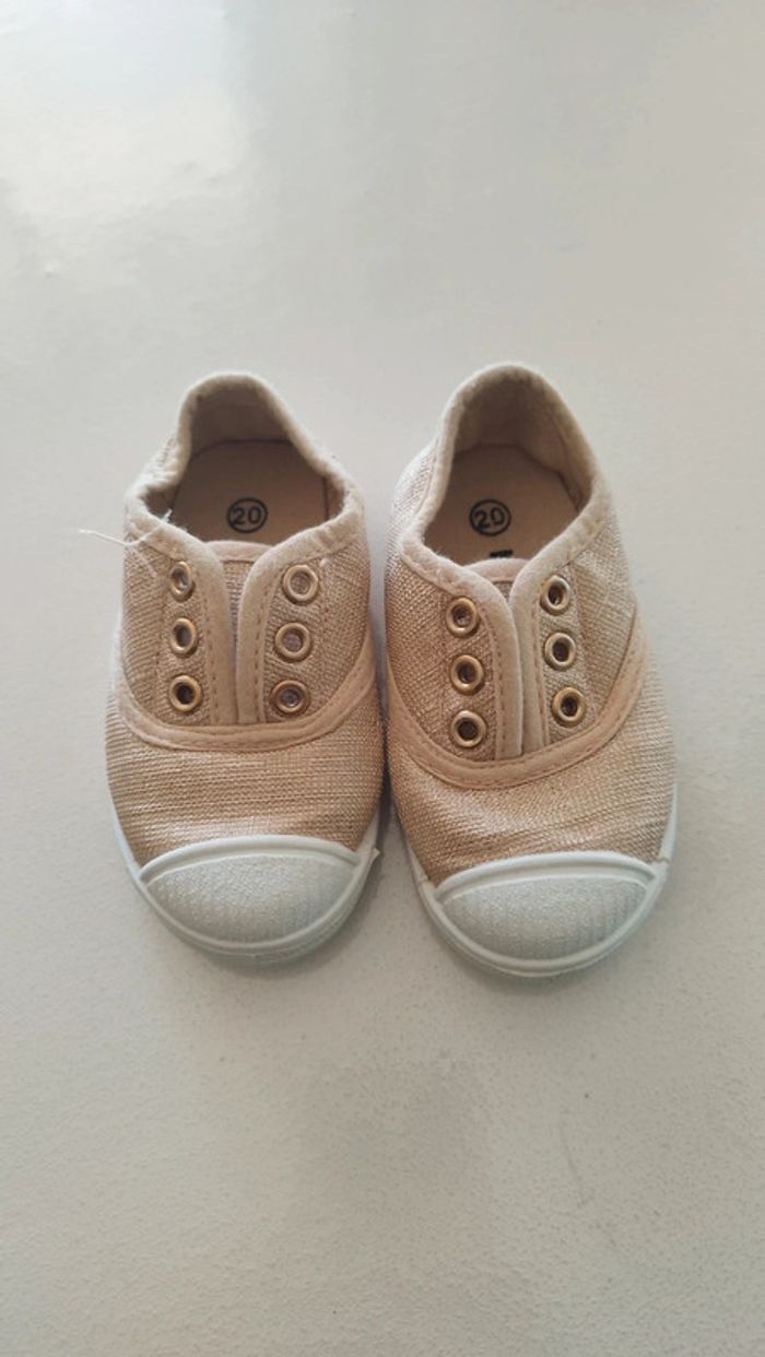 Chaussure bébé fille taille 20