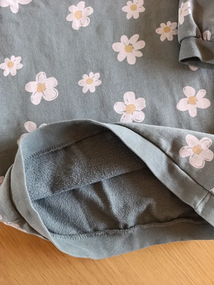 Robe pull Vertbaudet 6 ans motif marguerites - photo numéro 3