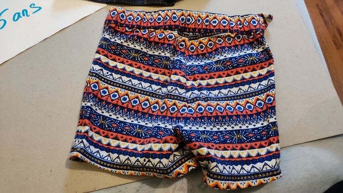 2 shorts 6 ans - photo numéro 3