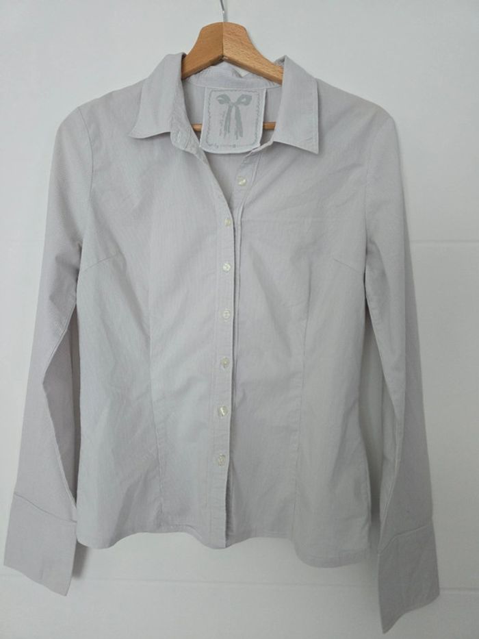 Chemise cintrée grise à rayures
