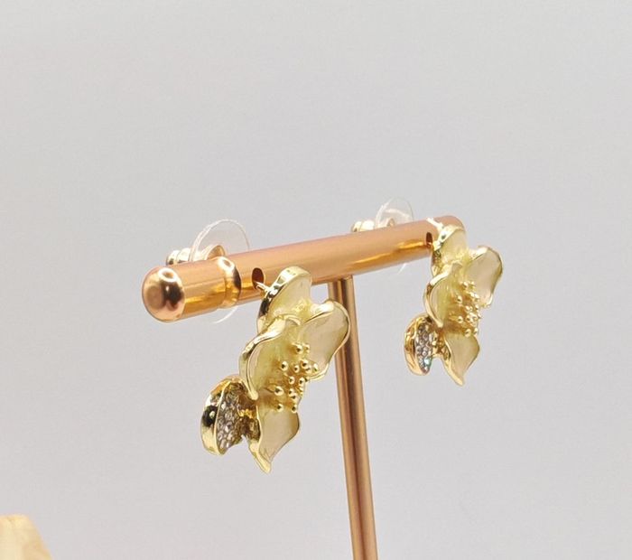 Boucles d'oreilles fleurs - photo numéro 3