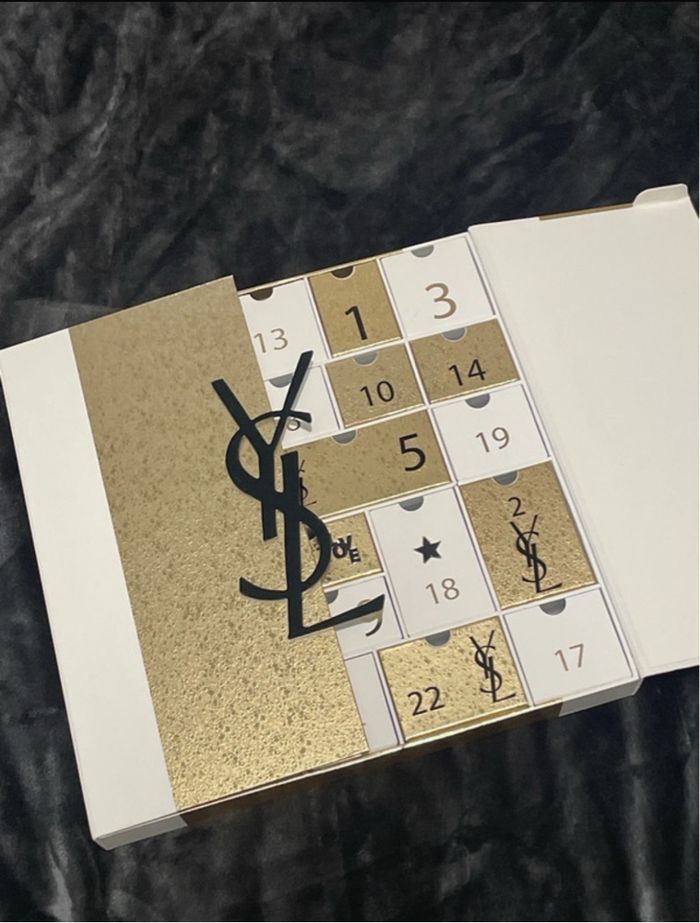 Calendrier YSL - photo numéro 2