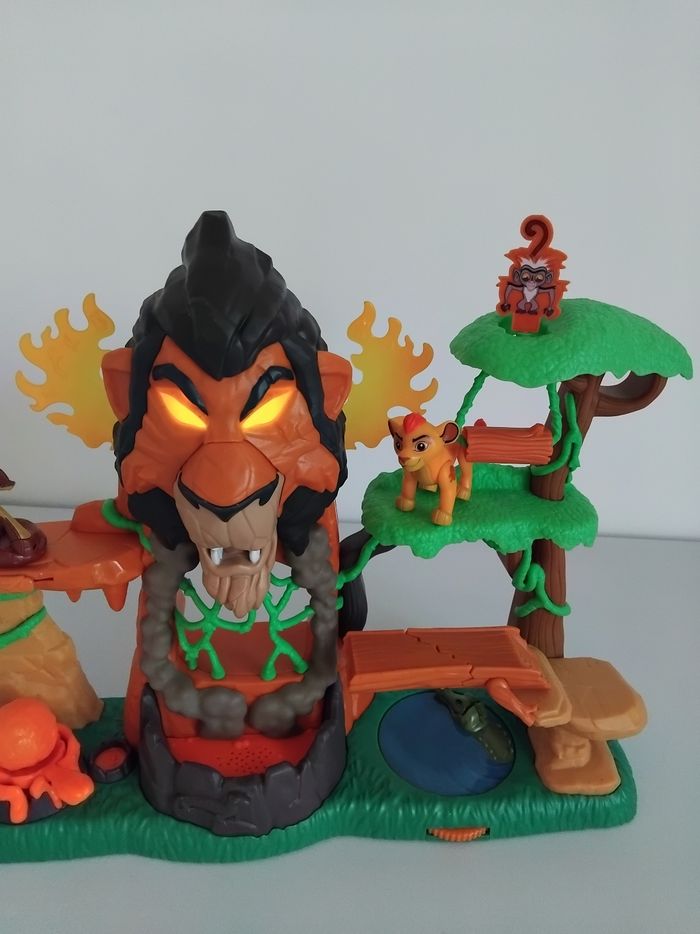 Ascension de Scar GARDE DU ROI LION Playset DISNEY  Complet 🦁 - photo numéro 3