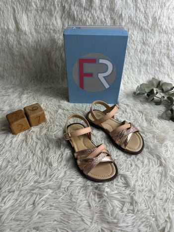 Paire de sandales rose Franco Romagnoli taille 27