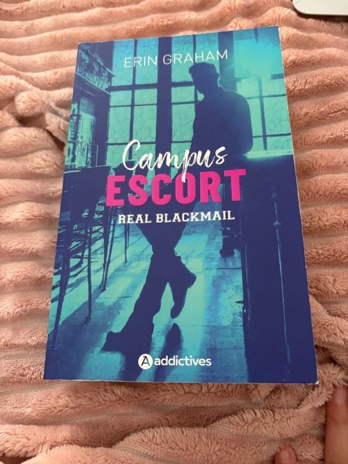 Livre new romance « campus escorte tome 1 »