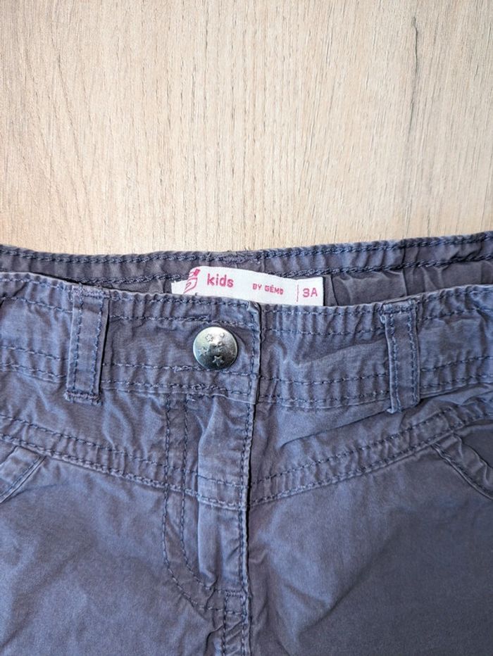 Short Gémo gris foncé 3 ans - photo numéro 2