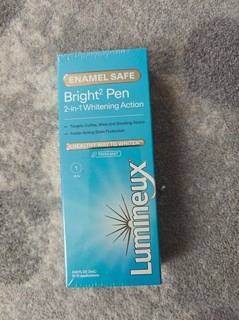 Stylo blanchisseur de dent Lumineux neuf encore sous blister 
