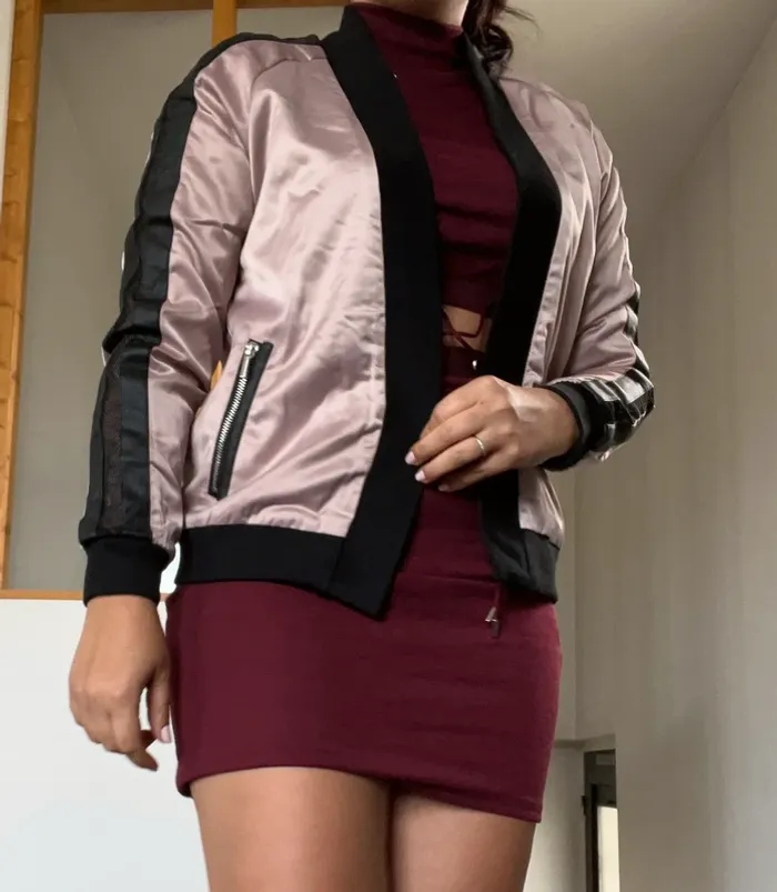 Blouson bomber rose satin et noir