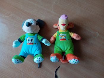 Lot 2 peluches Disney