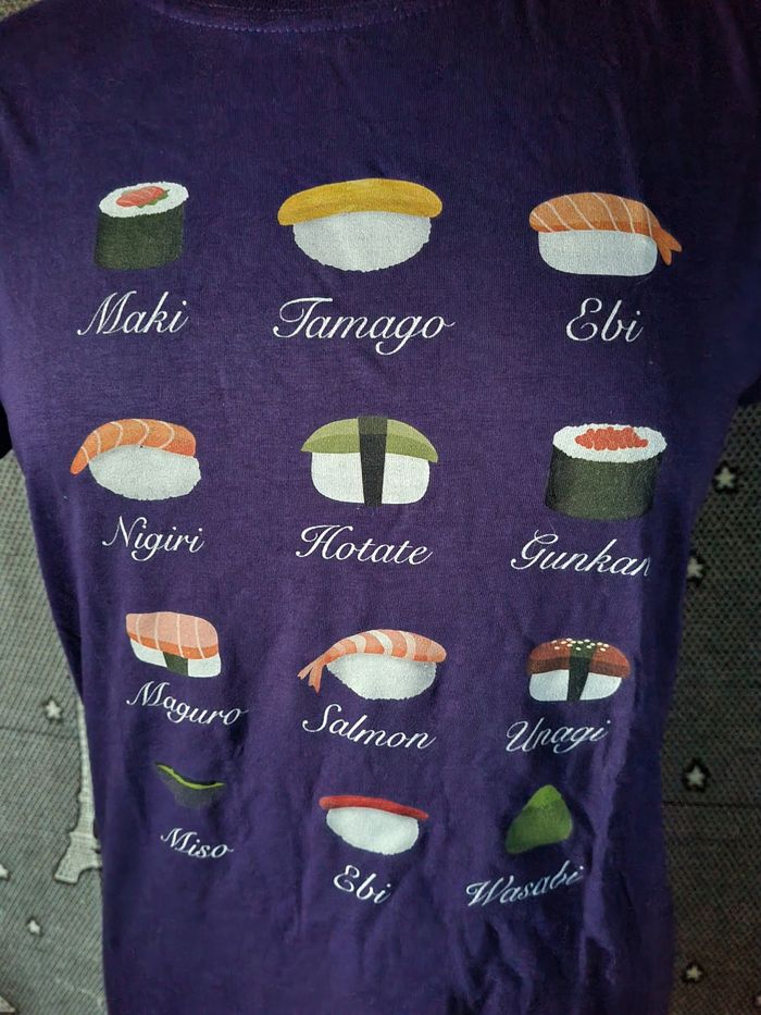 T-shirt violet imprimé Sushis 🍣 taille L - photo numéro 2