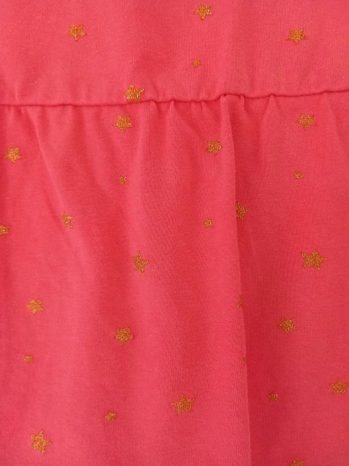 Robe rose avec étoiles TBE 18 mois - photo numéro 2