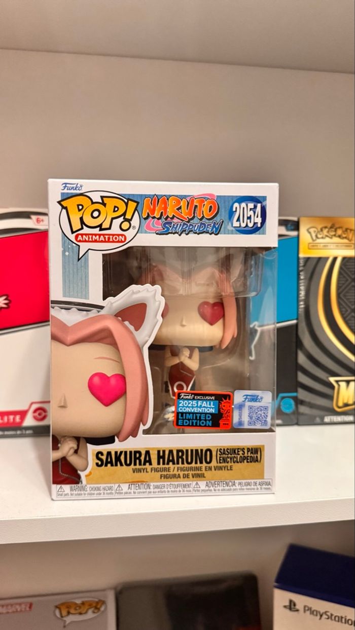 Funko Pop! Naruto Shippuden - Sakura Haruno (Sasuke's Paw Encyclopedia) #2054 - Édition Exclusive NYCC 2025 - photo numéro 2