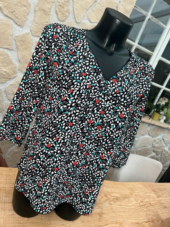 Chemisier femme taille S Noémie & Co noir à fleurs blanche et rouge - photo numéro 2