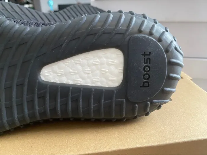 Adidas Yeezy boost 350 v2 black - photo numéro 15