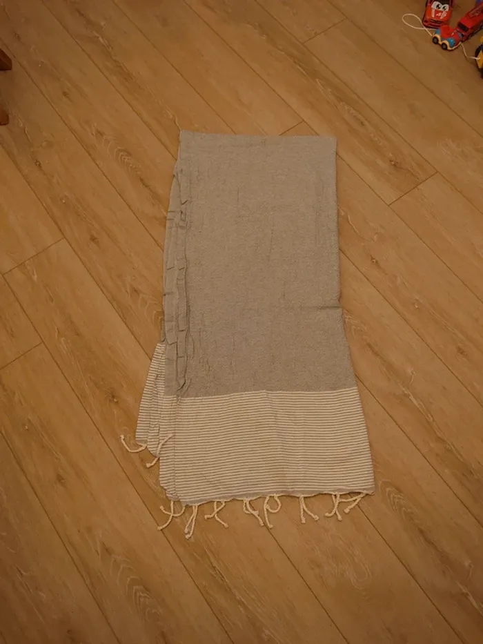 Fouta à franges rayé