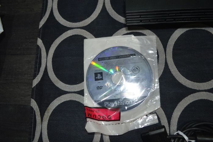 Console PS2 avec 1 jeu et 1 manette - photo numéro 4
