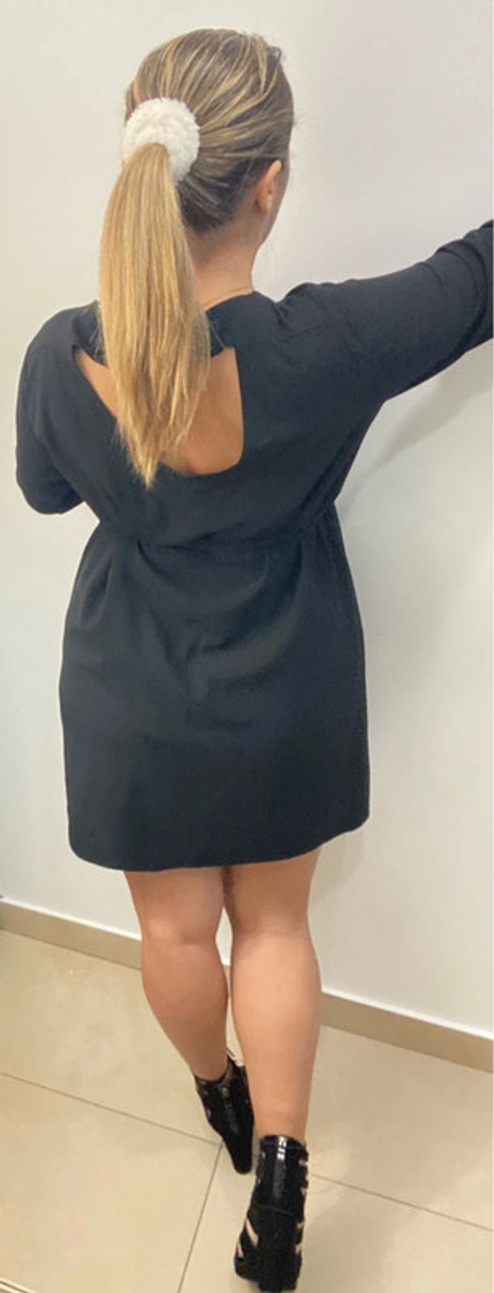 Jolie Robe Droite Noire Dos Ouvert Taille L - photo numéro 10