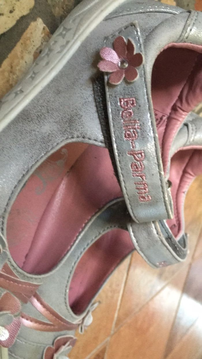 Sandales taille 33 Bella parma gris /rose en bon état - photo numéro 4