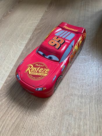Boîte en métal flash mc Queen Cars 3 disney