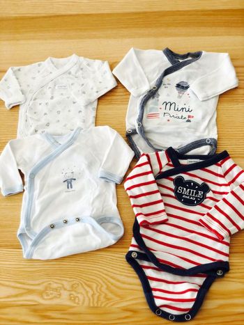 Lot de bodies Absorba