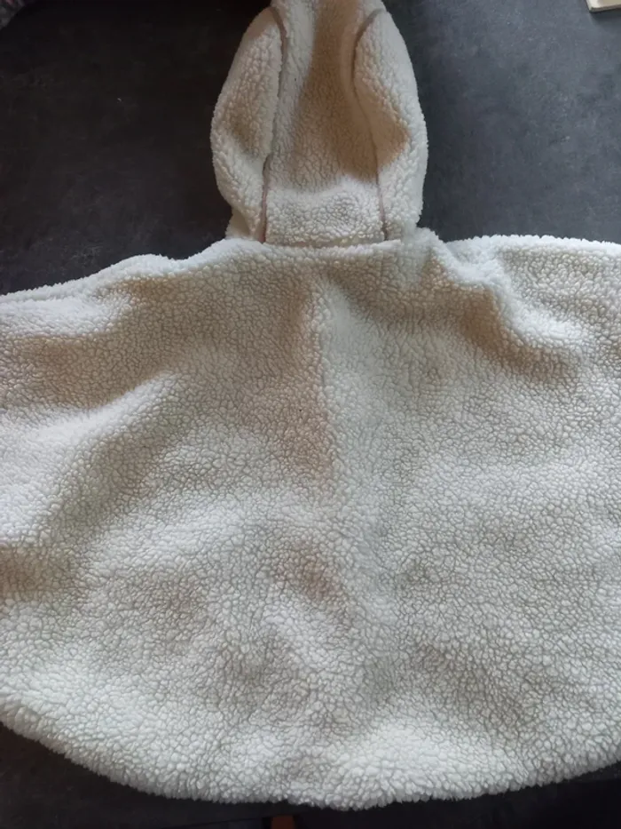 Veste cape chaude 3 ans - photo numéro 3