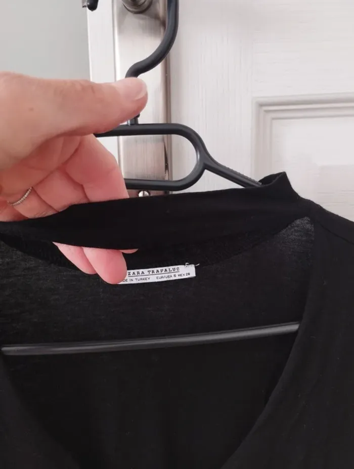 Tee shirt noir col en V Zara S - photo numéro 3