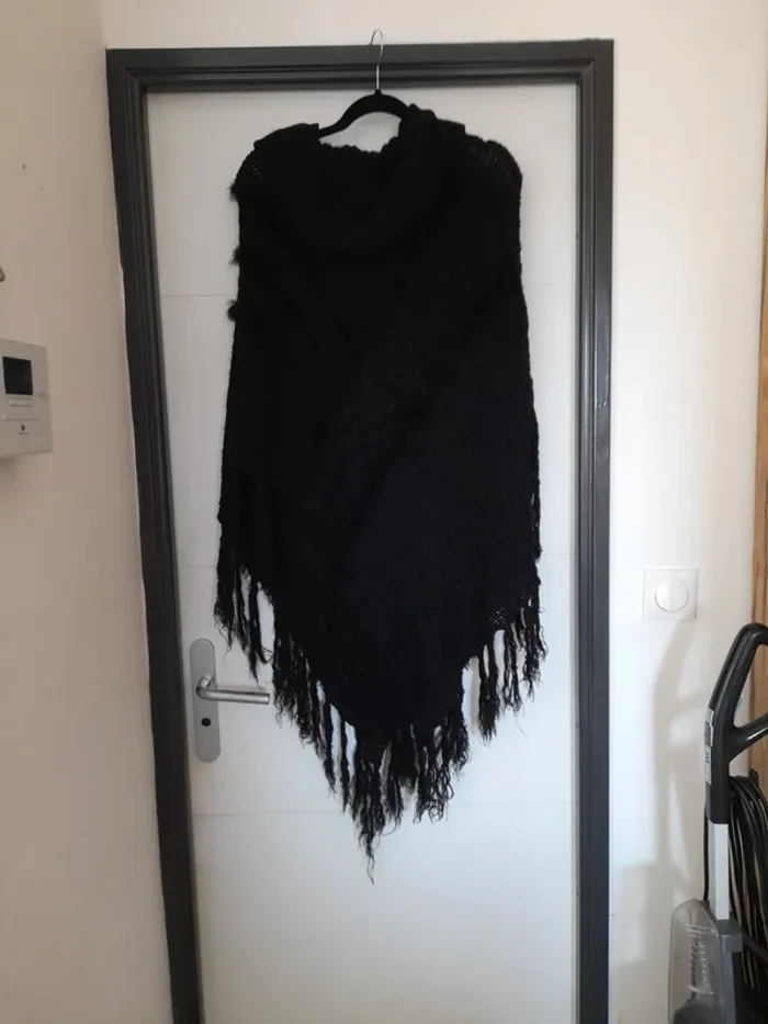 Poncho noir femme laine