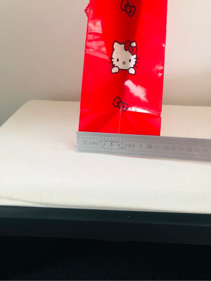 Sac cartonné cadeau hello kitty rouge neuf - photo numéro 9