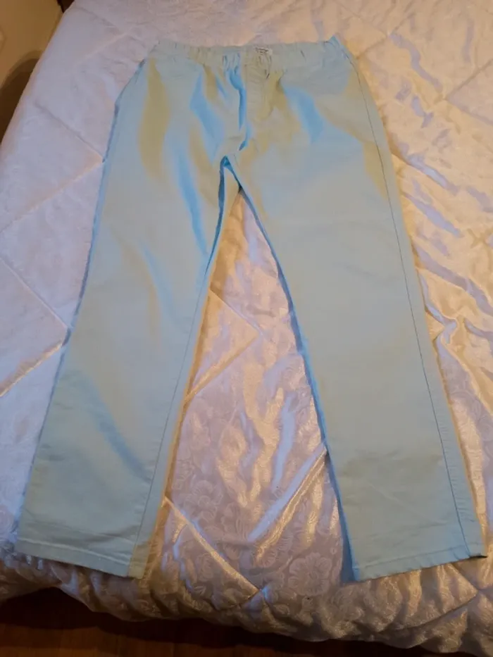 5€.Pantalon T48