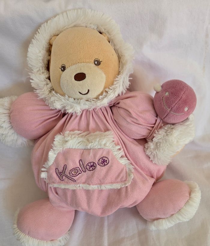 Doudou peluche ours rose igloo avec baleine - Kaloo