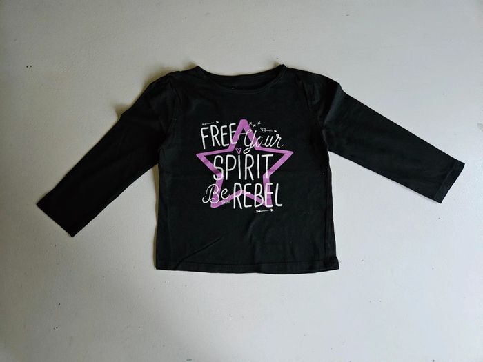Lot tee-shirts / sous-pulls - photo numéro 14