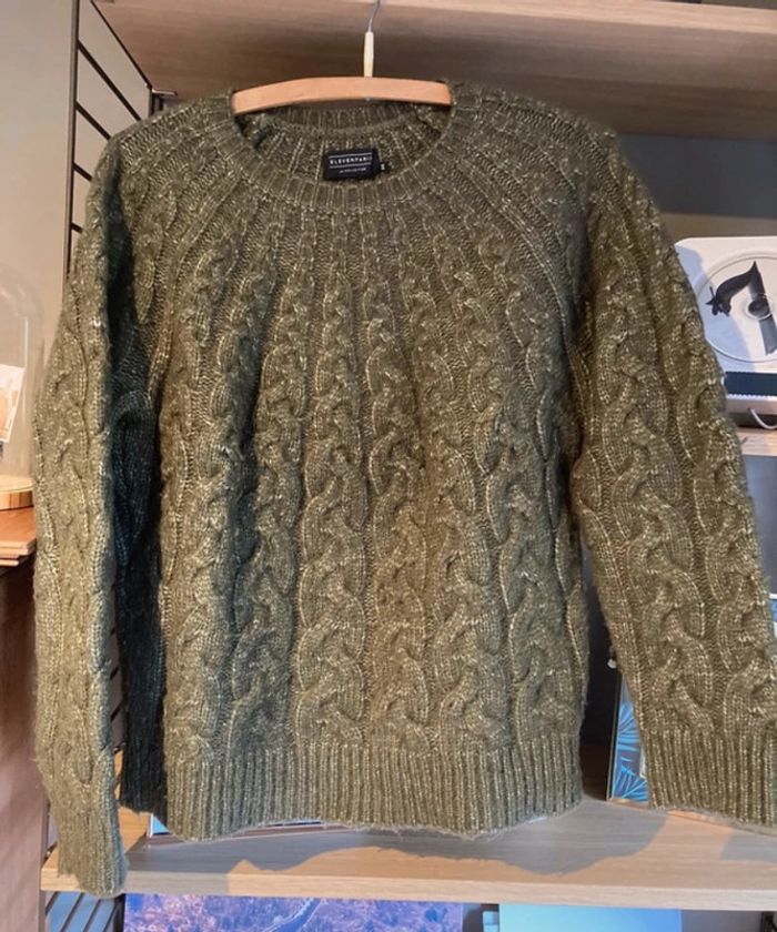 Magnifique pull chaud kaki pour l’hiver // taille XS