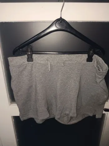 Shorts de sport gris taille 50/52  en coton, confort décontracté
