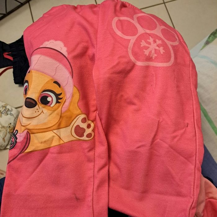 Vend 1 pull et 3 leggings et  survêtement - photo numéro 3