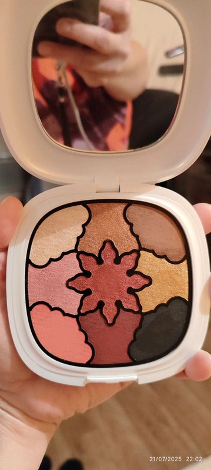 Kiko Milano Maxi Eyeshadow Palette Lost in Amalfi Teinte Bougainville Balcony - photo numéro 4