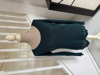 Blouse manches longues Bershka vert foncé et laçage noir derrière le cou