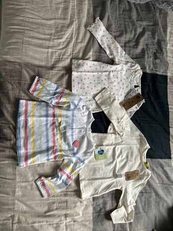 Lot de 3 t-shirt manche longues en 24 mois neuf