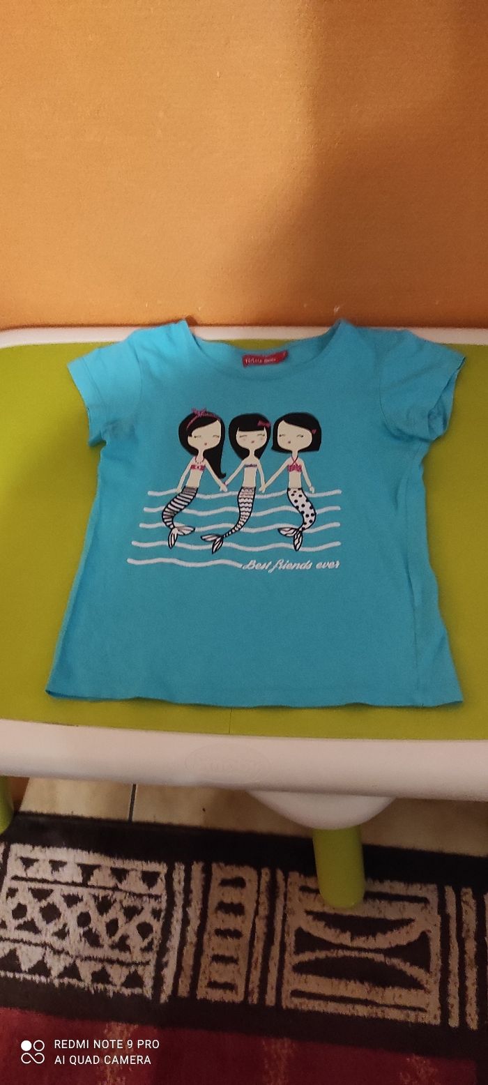 Tee-shirt sirènes Tissaia 8 ans.