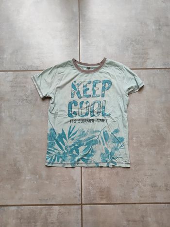 T-shirt garçon taille 10 ans.