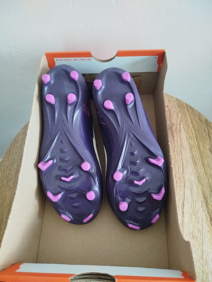 Crampons Nike T 35,5 - photo numéro 8