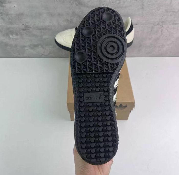 Baskets Adidas - photo numéro 4