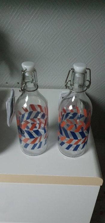 2 bouteilles ikea
