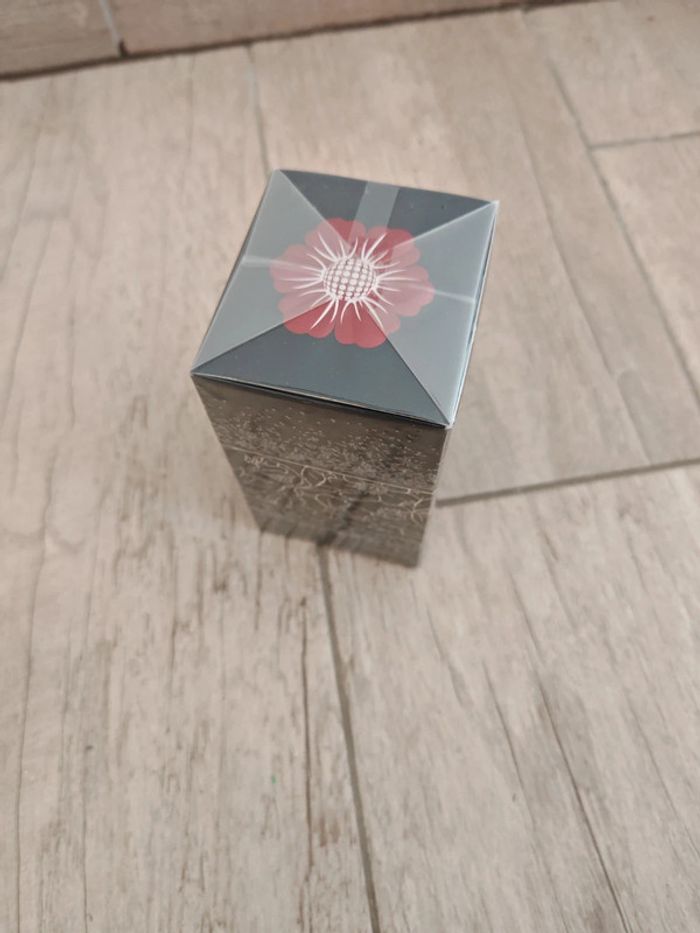 Parfum femme neuf "link likee" - photo numéro 2