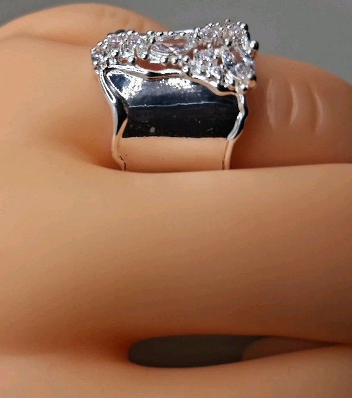 neuf idéal cadeau a tout petit prix  bague argent 925 + zircons   taille 8 = France 57 = 18.1 mm - photo numéro 5