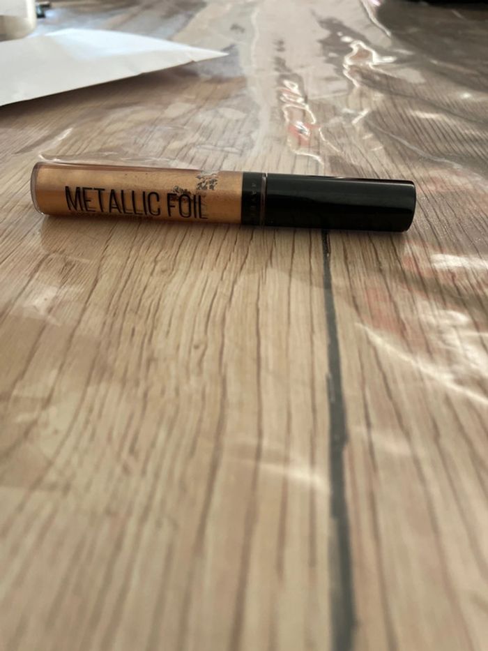 Rouge à lèvres doré, liquide n° 178