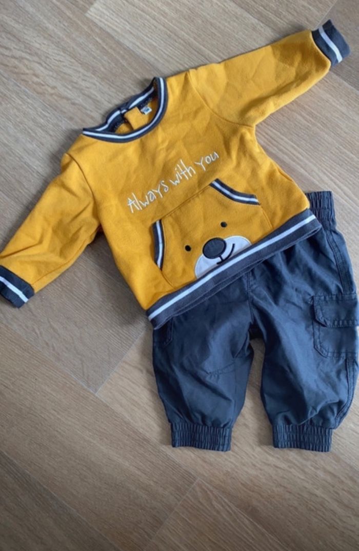 Pantalon + pull 3 mois